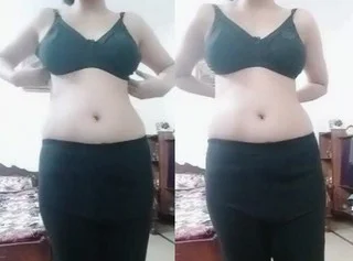 Beautiful Paki Bhabi Changing Bra