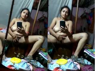 Horny Desi Bhabhi Record Fingerring Selfie