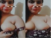 Desi Girl Shows her Big Boobs