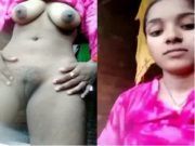 Desi Girl Shows her Boobs and Pussy