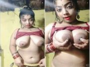 HORNY DESI BHABHI PLAY WITH HER BIG BOOBS