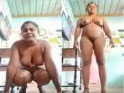 Mallu Bhabhi Shows her Nude Body