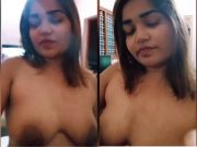 Sexy Girl Shows her Boobs